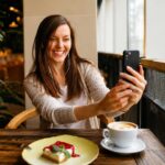 Why Is Eating Alone in a Restaurant Now a Symbol of Independence?